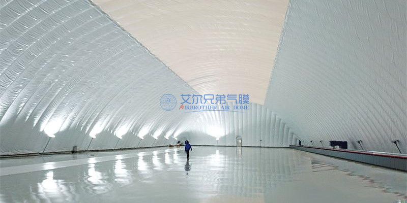 氣膜建筑無梁無柱的特點，使得內部空間得到了最大的利用