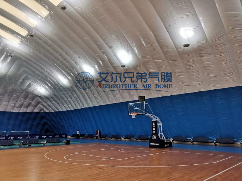 你知道嗎？這種用氣吹起來的體育館使用年限15年以上